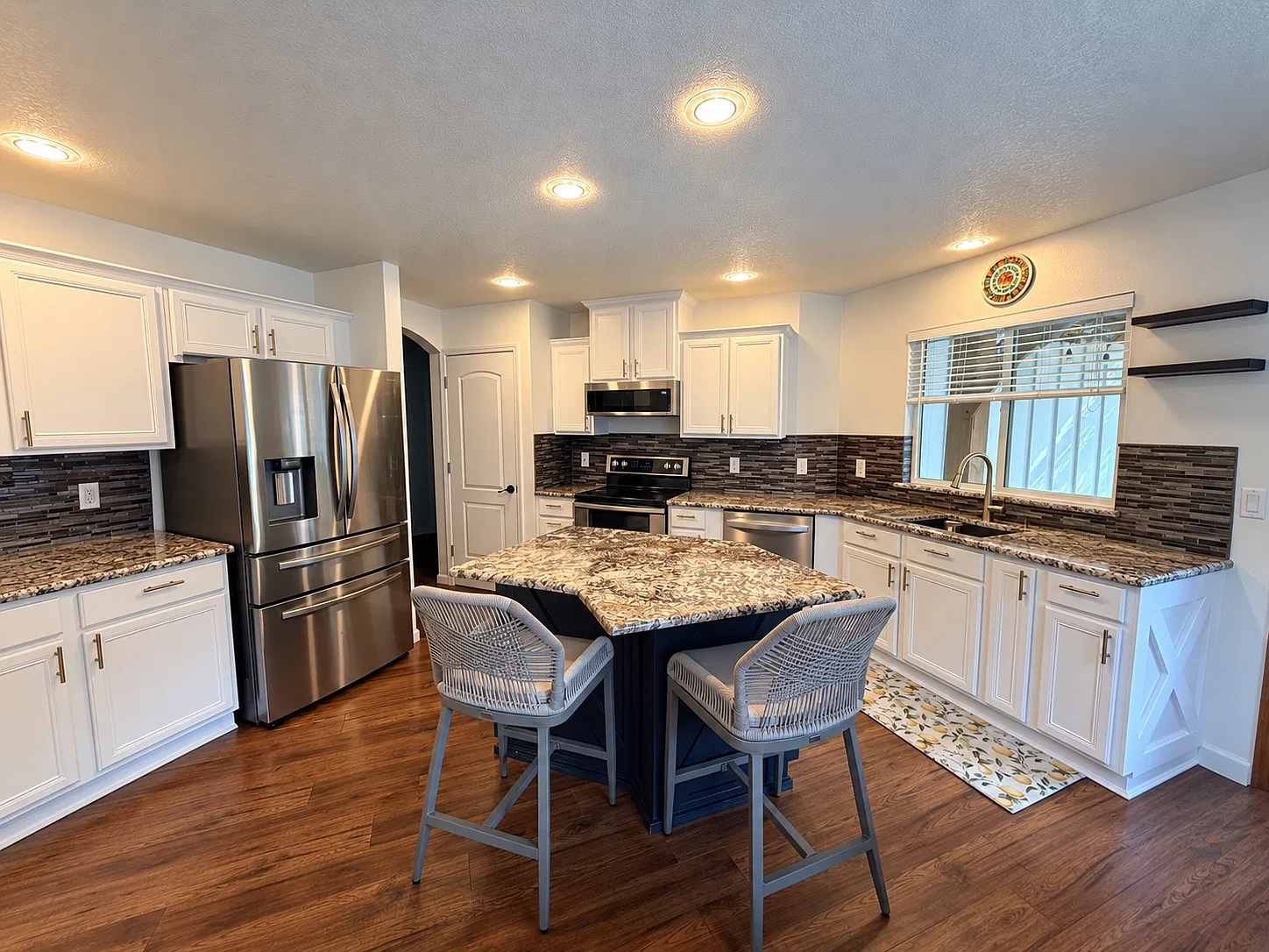 4 bed, 1597 sqft, $3,000 — Photo 3