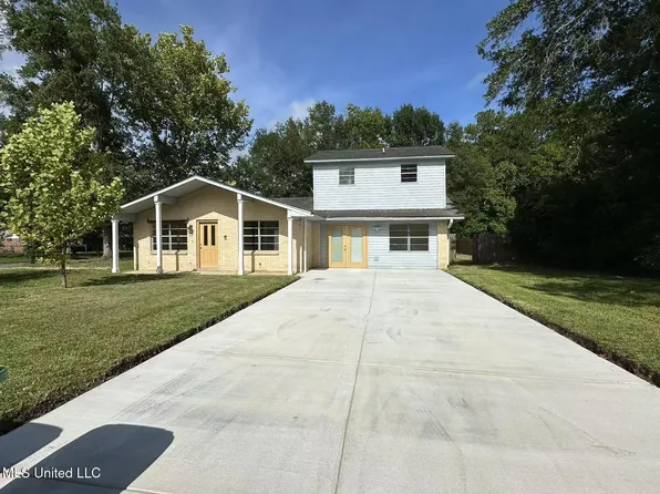 7616 Newton Dr, Biloxi, MS 39532