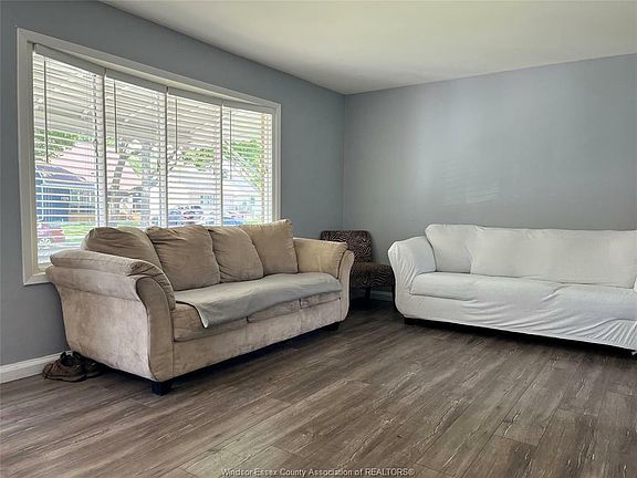 2nd image of 2155 Secord Ave