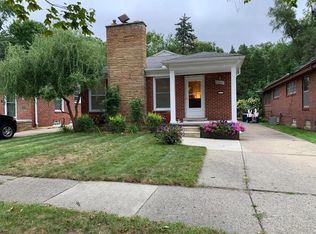 24000 Oneida Ave, Oak Park, MI 48237