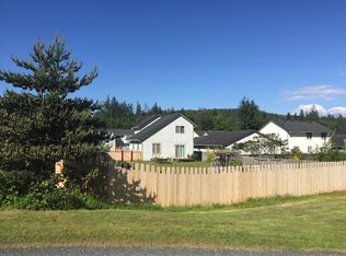 701 Riverside Ln, Eatonville, WA 98328