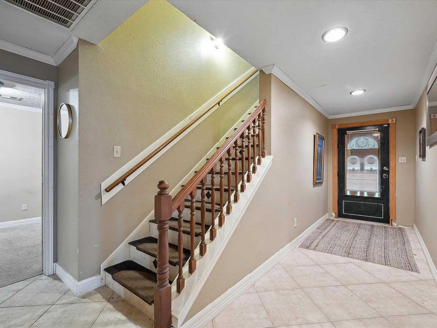 4 bed, 2.5 bath, 2423 sqft, $3,500 — Photo 4
