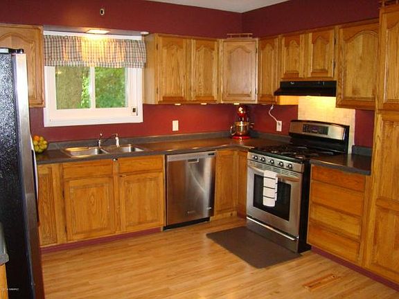 5th image of 214 Ward Ave