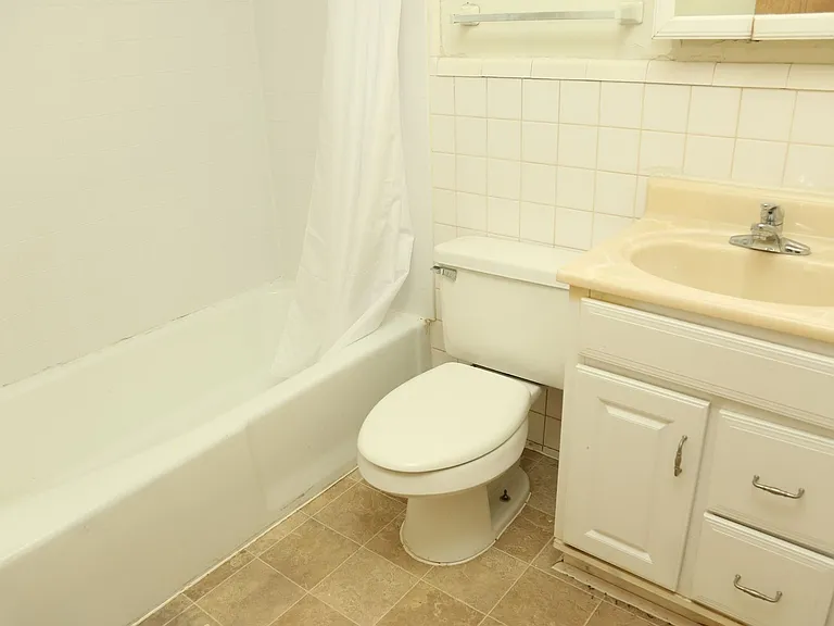 1500 Grady Ave — Photo 3