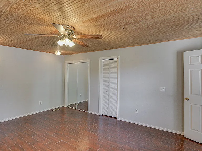 9800 Craford Ct — Photo 26