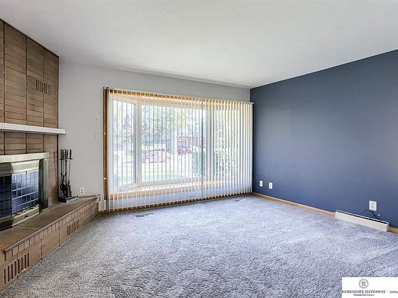 5th image of 225 W 21st St