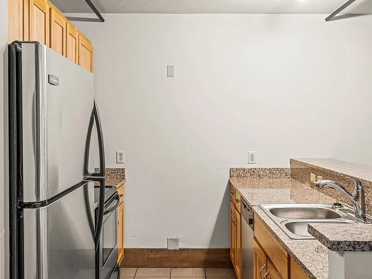 141 W Vine St #2 — Photo 8