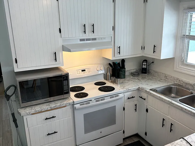 3130 Sandia Dr — Photo 2
