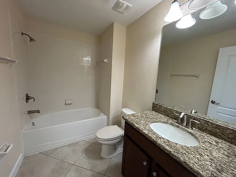 2950 Youngford St — Photo 11