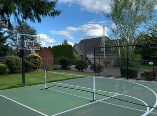 12730 SW Adrian Ct, Lake Oswego, OR 97034