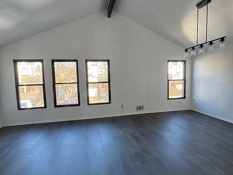98 Logan Ave #2A — Photo 19