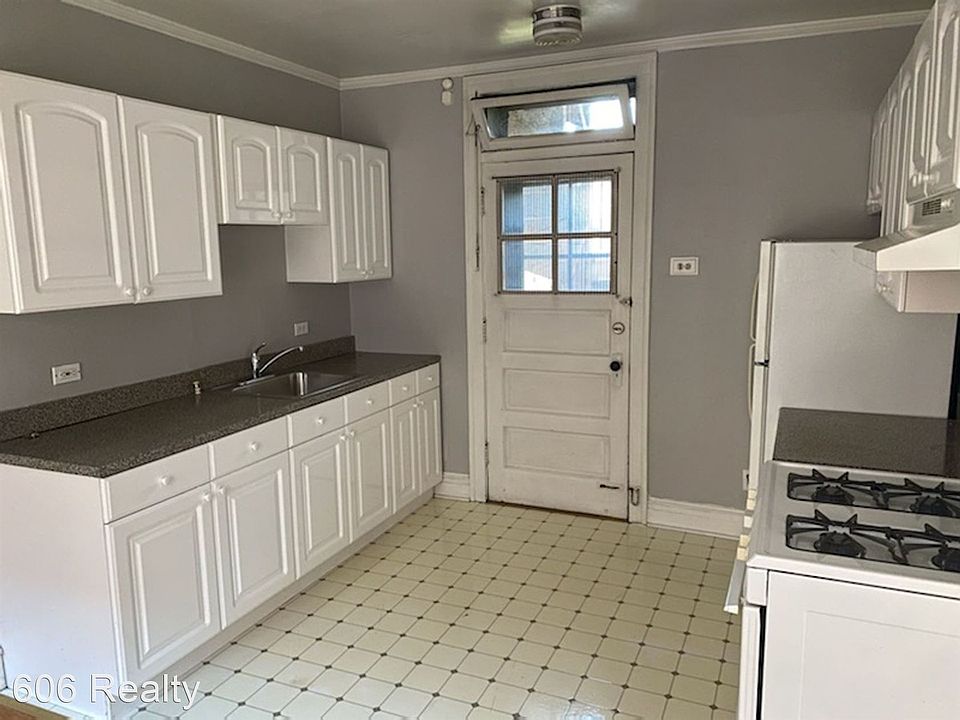 1st image of 1333 W Carmen Ave #1B