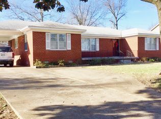 89 Old Huntingdon Street, Lexington, TN 38351