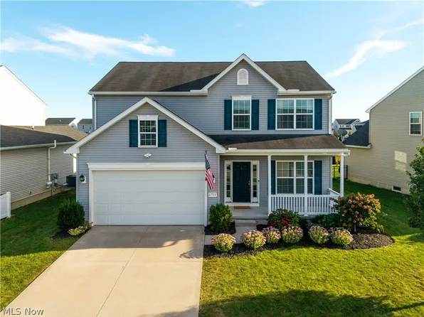 6715 High Perch Dr, North Ridgeville, OH 44039