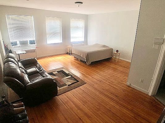 2nd image of 806 Lexington Ave APT 5F