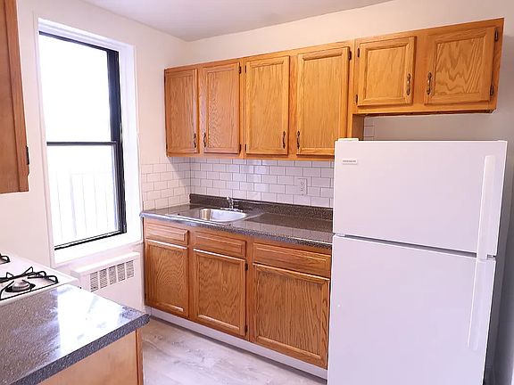 5th image of 86-96 208th St #2G