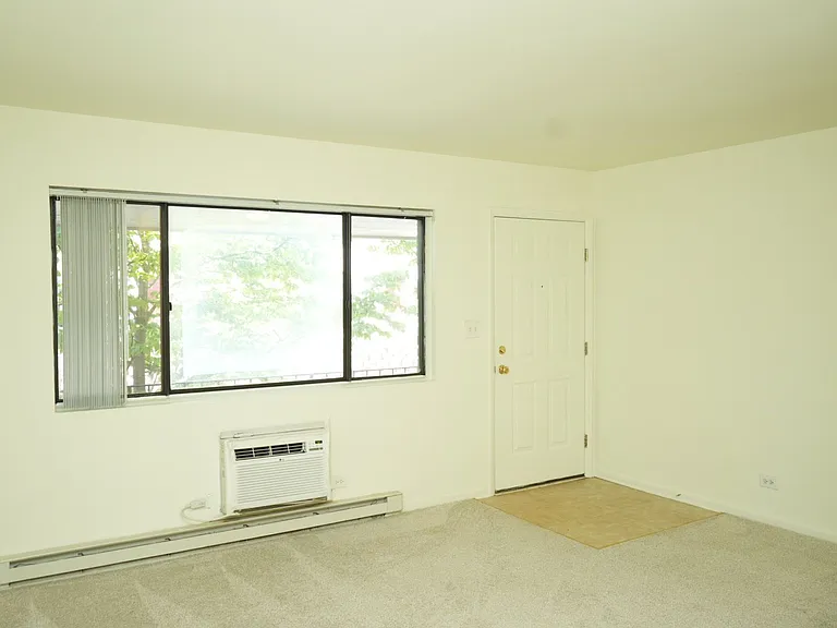 Lynnhaven Apartments — Photo 6