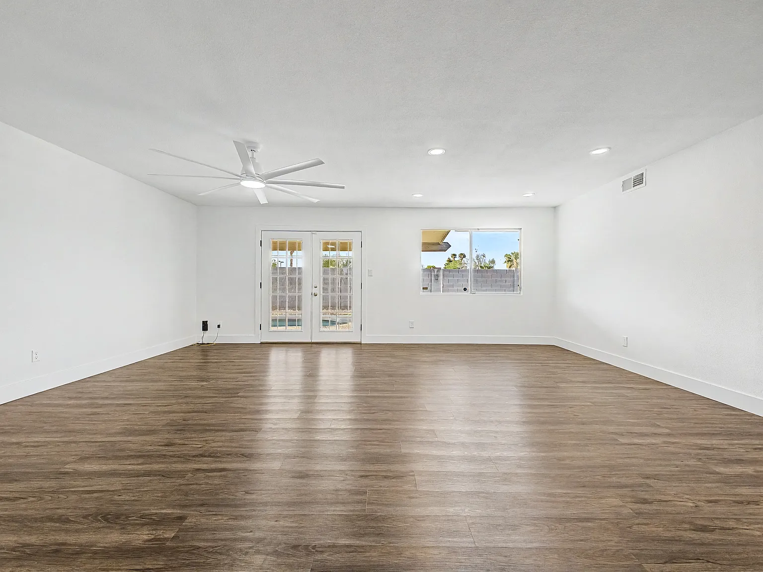 3236 E Windrose Dr — Photo 2