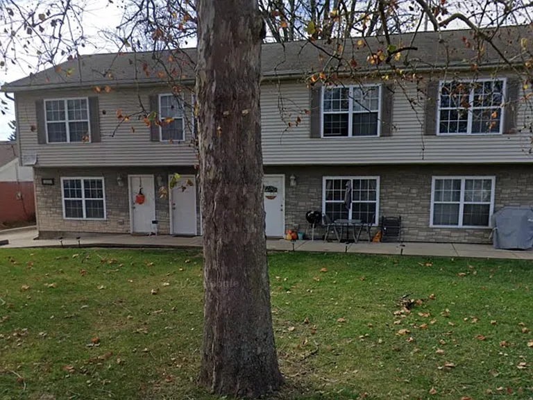 107 N Maple St #1 — Photo 1