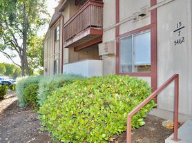5462 Adobe Falls Rd