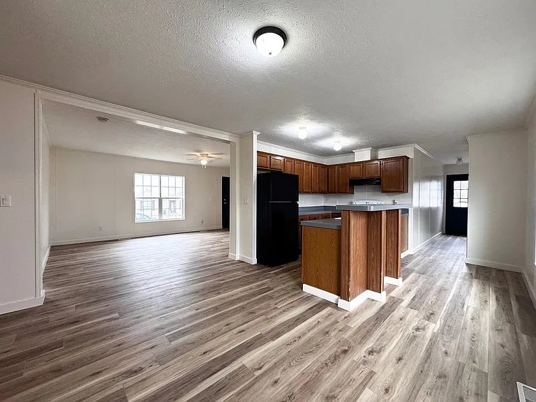 18242 Loyalty Ln — Photo 5