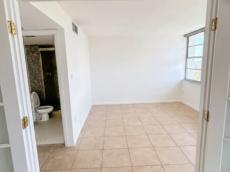18011 Biscayne Blvd #19021 — Photo 11