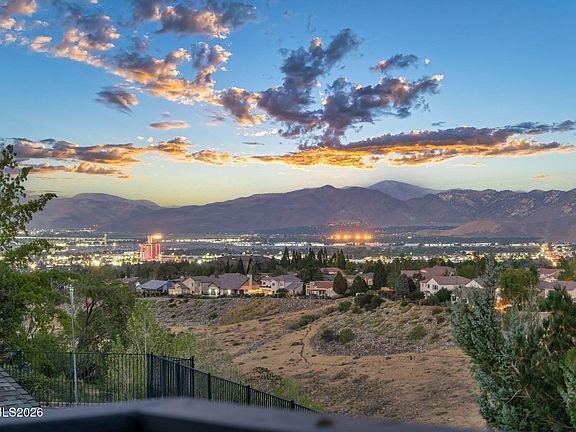 4th image of 3850 Piccadilly Dr