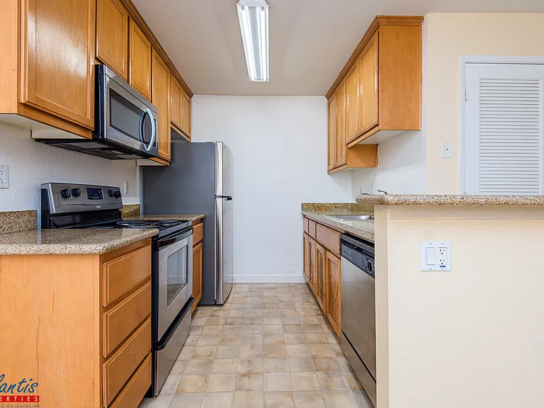 2750 Somerset Park Cir — Photo 5