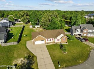 103 Grapevine Cir, Raeford, NC 28376