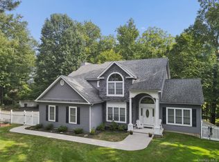 220 N Little Tor Rd, New City, NY 10956
