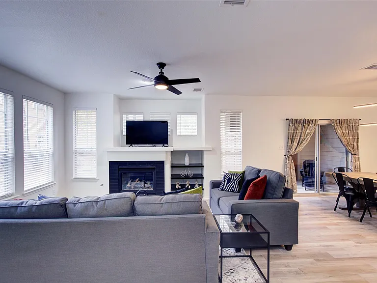 76 Scarlet Woods Ct — Photo 7
