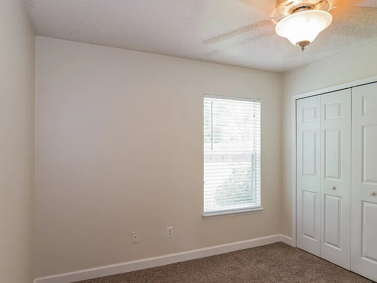 7624 Pilgrims Trace Dr — Photo 9