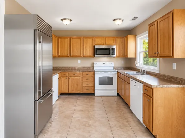 11 Brierdale Ln, Willingboro, NJ 08046