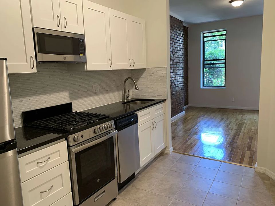 1st image of 423 W 45th St APT 2RW