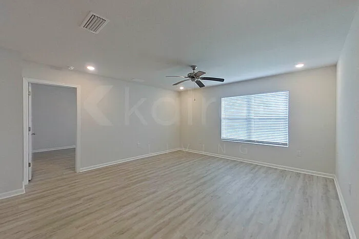 4 bed, 2.0 bath, 1787 sqft, $2,225 — Photo 2