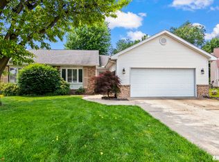 2205 Pond Mill Ct, Springfield, IL 62704