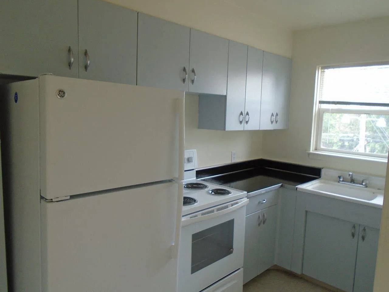 Tower Apts (1609) — Photo 2