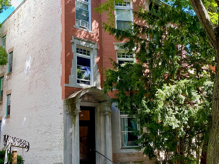 17 Warwick Rd #1 — Photo 1