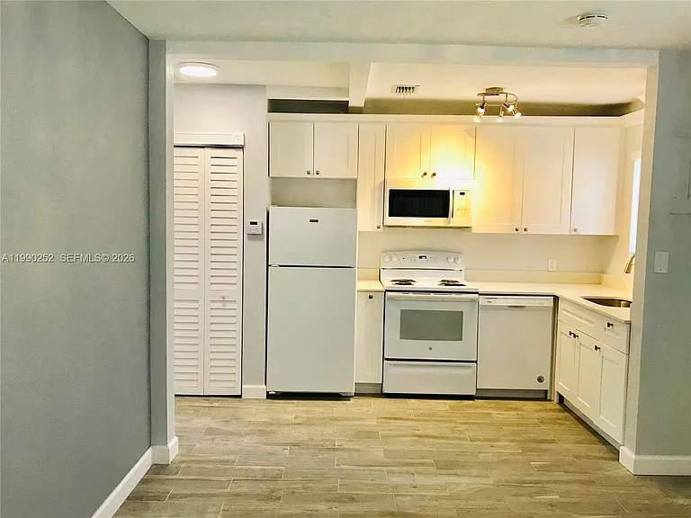 1951 Funston St #1 — Photo 11