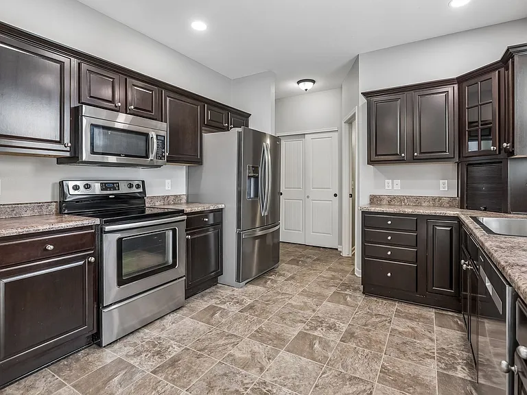 15915 Filmore Cir — Photo 8