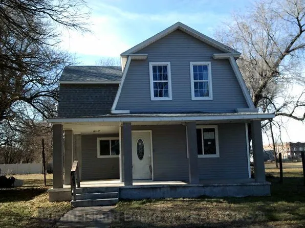 162 A St, Shelton, NE 68876