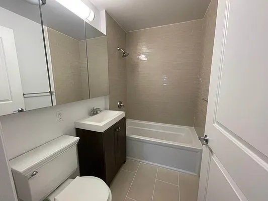 Rented by Queens Apartments Realty LLC | media 5