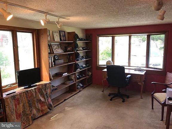 4th image of 55 Livingston Dr