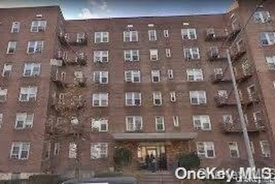 4240 Bowne St #4E, Flushing, NY, 11355