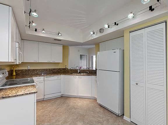 2nd image of 2671 Citrus Lake Dr APT 102