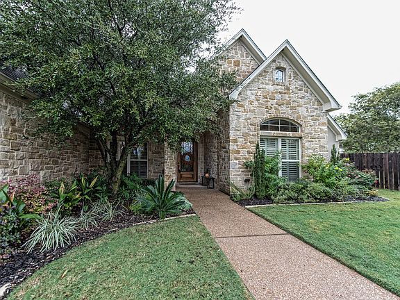 4th image of 2041 Brook Arbor Ct