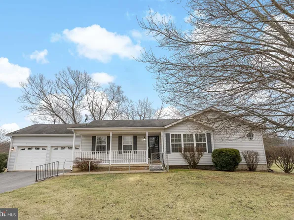 30 Tilburg Ln, Martinsburg, WV 25405