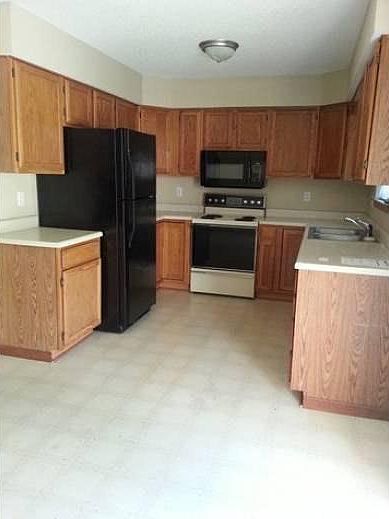 2nd image of 3708 SW Jackson St #3708