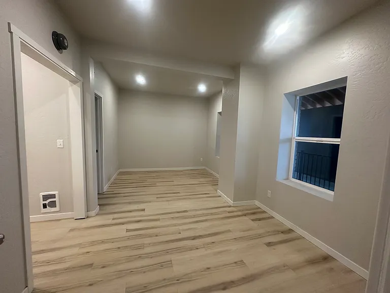 910 Main Ave #7 — Photo 3