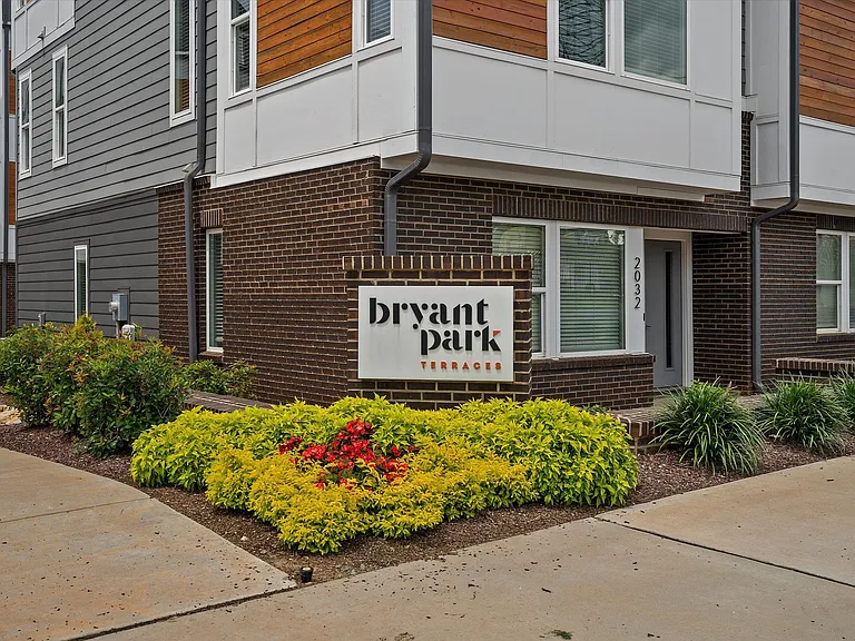 4201 Bryant Terraces Dr — Photo 29